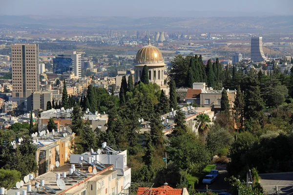 Weergave van Haifa Israël met nucleaire installaties en de graftombe van Bab — Stockfoto