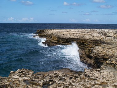 Devils Bridge, Hint kasaba noktası Milli Parkı Antigua Barbuda Karayipler küçük Antiller Batı Hint Adaları'üzerinde çevresi çevreleyen görünümü.