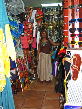 Dükkan sahibi Antiguan Barbuda pazarda