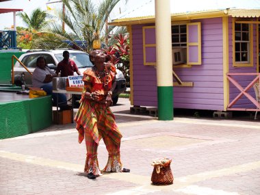 Ananas Antigua Barbuda Dancing Lady