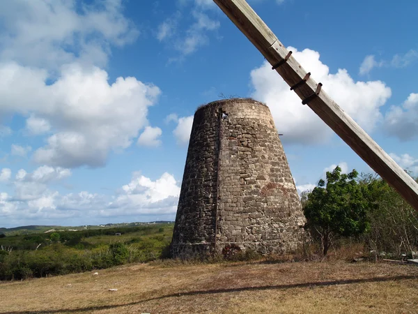 Ruiny stary wiatrak na Bettys Hope Plantation, cukru dawnej plantacji lub nieruchomości, w pobliżu Seatons, Pares na Antigua Barbuda w Karaiby zachodnie Małe Antyle. — Zdjęcie stockowe