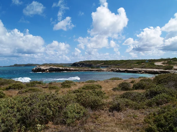 A környező terület körül Devils Bridge indiai város pont Nemzeti Park a Antigua Barbuda Karib-tengeri kis-Antillák West Indies megtekintése. — Stock Fotó