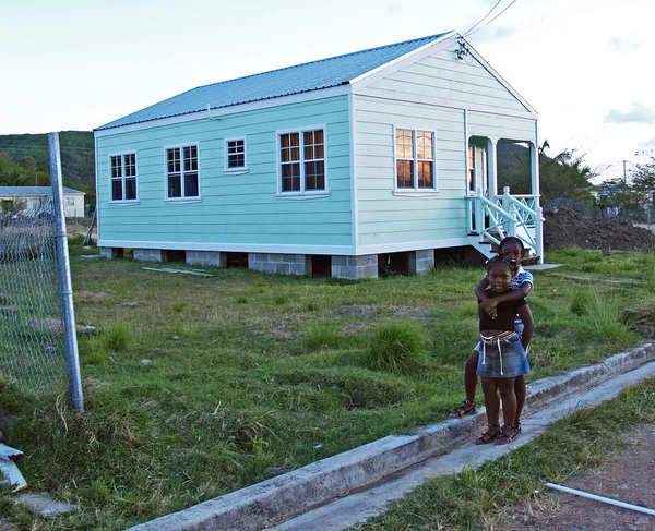 Children in Front of Home in Antigua Barbuda — Stock Photo, Image