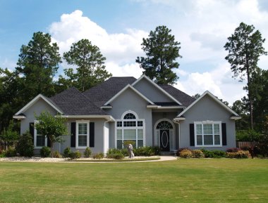 Bir hikaye panosu cephe dış cephe kaplaması ile konut ev.