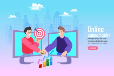 Ev erkeği ve kadının evdeki müşterilerle görüntülü görüşme..