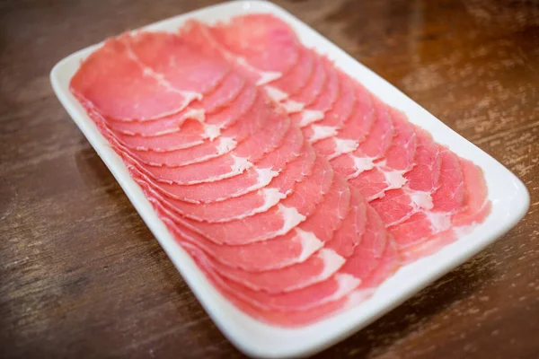 Świeża Wołowina Surowa Krojona Była Podawana Dla Restauracji Sukiyaki Shabu — Zdjęcie stockowe