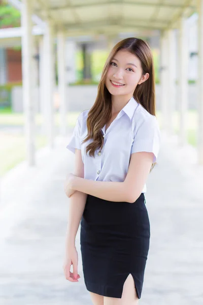 Retrato Estudante Tailandês Adulto Uniforme Estudante Universitário Asiático Bela Menina — Fotografia de Stock