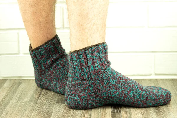 Yapımı Çoraplar Sıcak Kendi Kendine Ördüğün Çoraplar Örgü Çoraplı Erkek — Stok fotoğraf