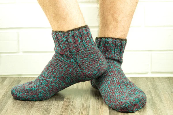 Yapımı Çoraplar Sıcak Kendi Kendine Ördüğün Çoraplar Örgü Çoraplı Erkek — Stok fotoğraf