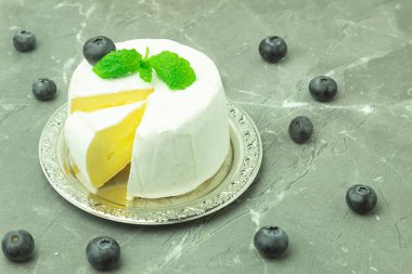 Camembert peyniri, metin için yeri olan yakın plan.