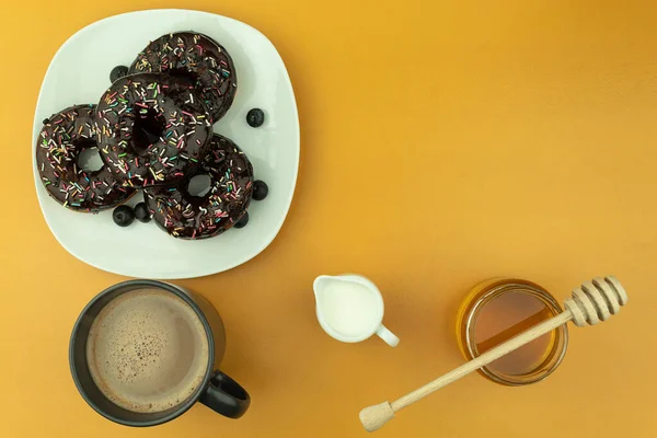 Homemade Donuts White Plate Homemade Cakes Space Text Homemade Donut — Stock Photo, Image