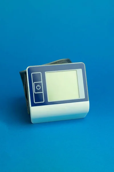 Blodtryckstonometer Blå Bakgrund Bakgrund För Text Ett Medicinskt Tema Copyspace — Stockfoto