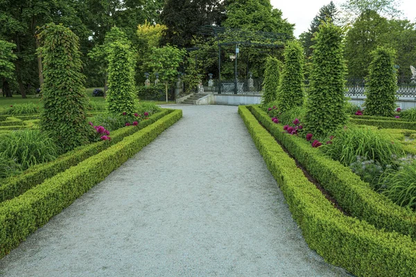 Beautiful Well Kept Gardens Royal Castle Ancient Castle Royal Park — Stock Photo, Image