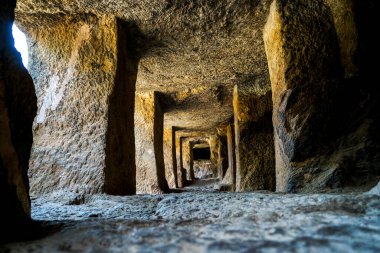 Undavalli, Vijayawada, Andhra Pradesh, Hindistan - 11 Ocak 2013: The Undavalli Caves, Hint rock-kesim mimarisinin tek örneği. 