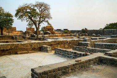 Vijaywada, Krishna bölgesi, Andhra Pradesh, Hindistan - 11 Ocak 2013: 14. yüzyıl Kondapalli Kalesi kalıntıları, aynı zamanda Kondapalli Kota olarak da bilinir.. 