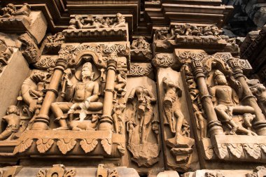 Sihoniya, Madhya Pradesh, Hindistan - 27 Kasım 2019: 11. yüzyıl Shiva Tapınağı Kakanmath kalıntıları. 