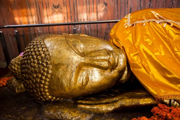 Kushinagar Uttar Pradesh India March 2013 Ανακλινόμενο Άγαλμα Του Βούδα — Φωτογραφία Αρχείου