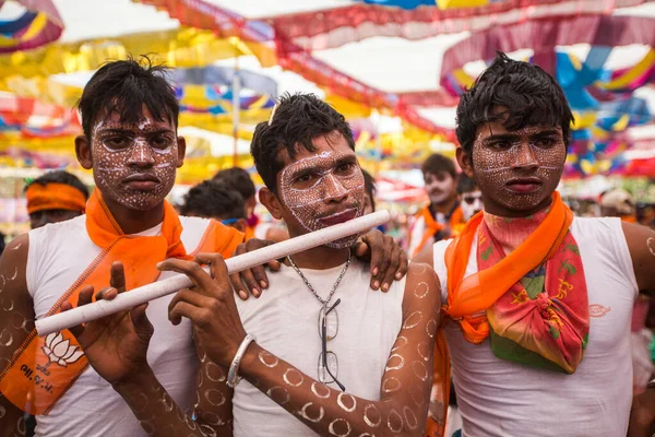 Gujarat Índia Março 2017 Homem Tribo Rathwa Participa Suas Tradicionais — Fotografia de Stock