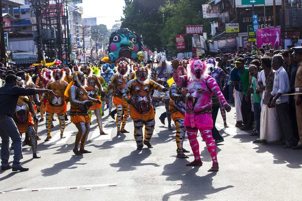 Thrissur Kerala India September 2014 Trained Dancers Get Body Painted — Stock Photo, Image