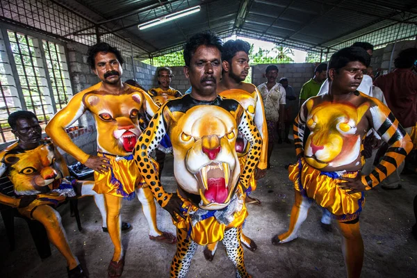 Thrissur Kerala Indien September 2014 Tränade Dansare Får Sin Kropp — Stockfoto