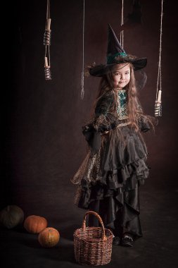 Küçük tatlı cadı