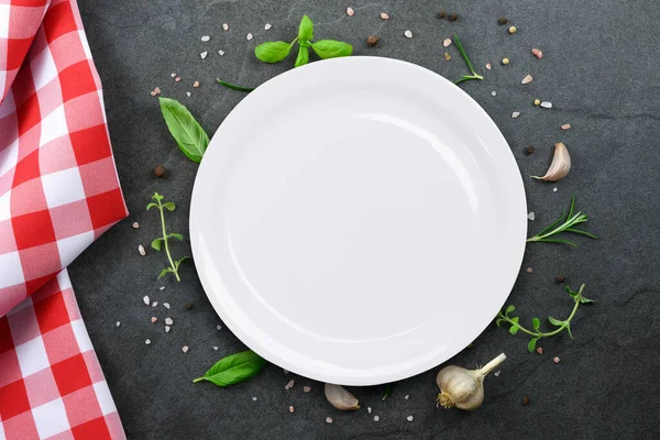 Klasik Talyan Aşçılık Şablonu Beyaz Boş Seramik Tabağın Üst Görüntüsü Stok Fotoğraf