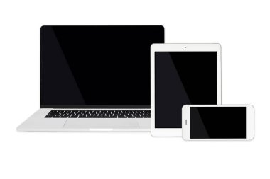 Karşıt tasarım sunumu için izole edilmiş modern mobil teknoloji aygıtları: laptop, tablet ve akıllı telefon.