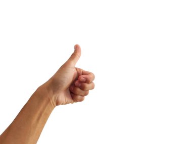 Asyalı adamın eli beyaz arka planda jest yapıyor.