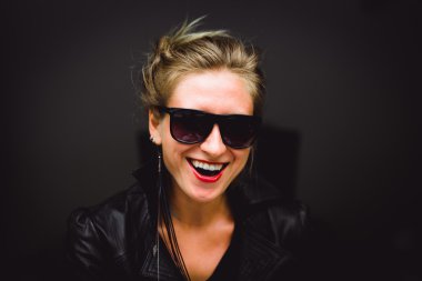 güzel genç sarışın kız 