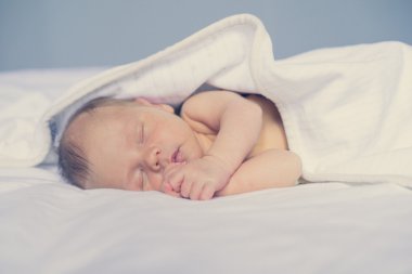 Yeni doğan bebek tatlı uyku