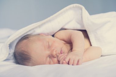Yeni doğan bebek tatlı uyku