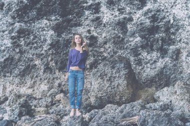 uzun saçlı sarışın model