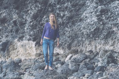 uzun saçlı sarışın model