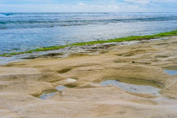 Ongelooflijke stenen op het strand — Stockfoto