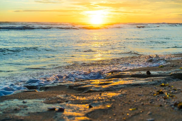 Prachtige zonsondergang op de oceaan — Stockfoto