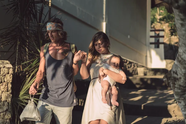 Feliz família bonita — Fotografia de Stock