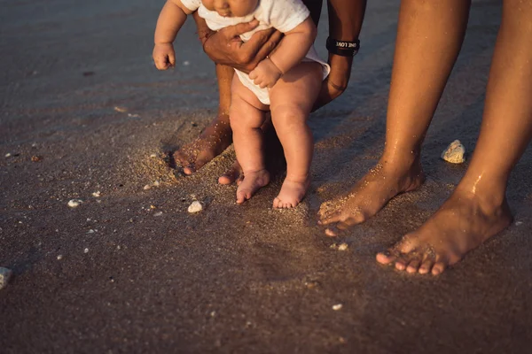 Glücklich schöne Familie Spaß haben — Stockfoto