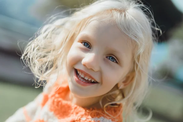 Retrato da menina hispânica — Fotografia de Stock