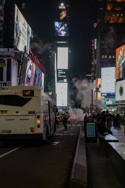 纽约时代广场象征着繁荣与现代社会 — 图库照片
