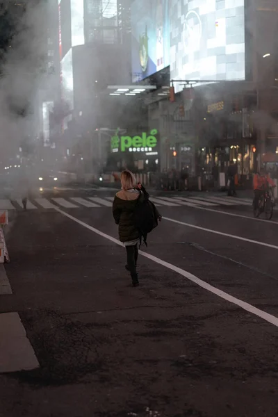 Femme Mode Heureuse Excitée Être Times Square Nyc — Photo