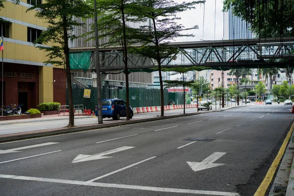 Cars Motorcycles Passing Pedestrian Crossing Yellow Stripes Crosswalk — Stock Photo, Image