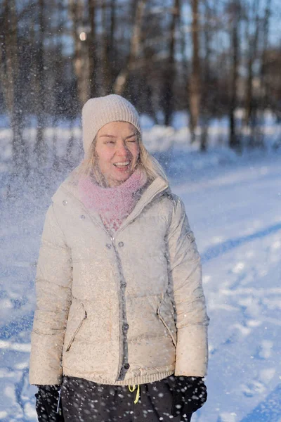 Retrato Aire Libre Joven Hermosa Moda Feliz Mujer Sonriente Retrato — Foto de Stock