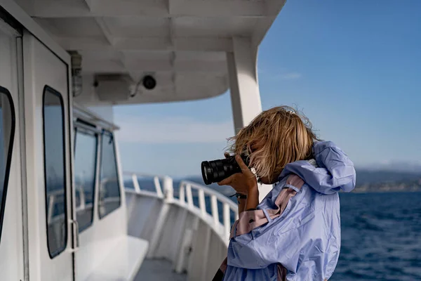 Young Woman Professional Photographer Camera — Fotografia de Stock