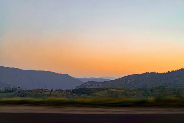 車で旅行 自然の風景 — ストック写真