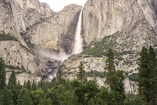 Kilátás Vízesésekre Yosemite Völgyből Yosemite Elesik — Stock Fotó