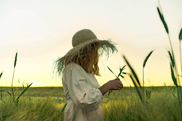 Young Beautiful Woman Blond Long Hair White Dress Straw Hat — Stock Photo, Image