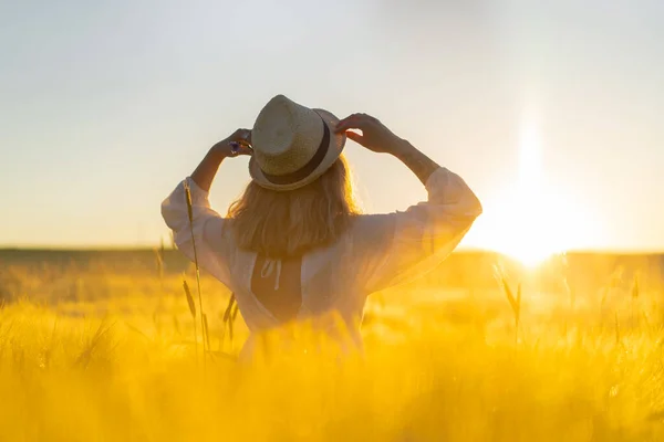 Young Beautiful Woman Long Blond Hair White Dress Wheat Field — Stock Photo, Image