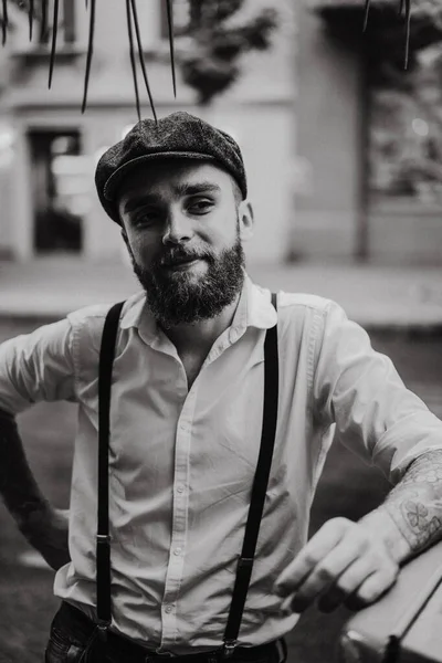 Young Bearded Tattoord Man Cafe Street Smokes Cigarette Romantic Guy — Stock Photo, Image