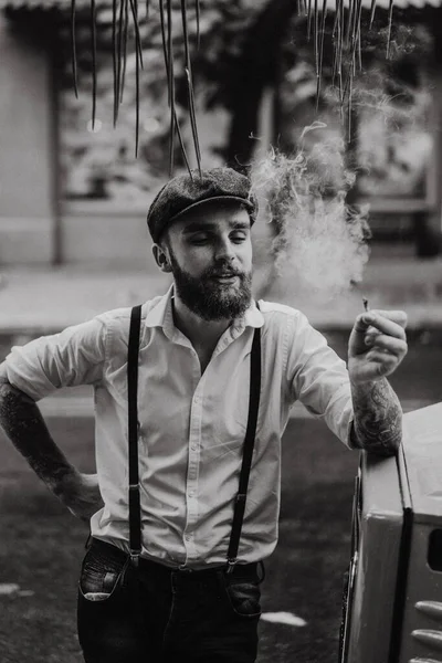 Young Bearded Tattoord Man Cafe Street Smokes Cigarette Romantic Guy — Stock Photo, Image