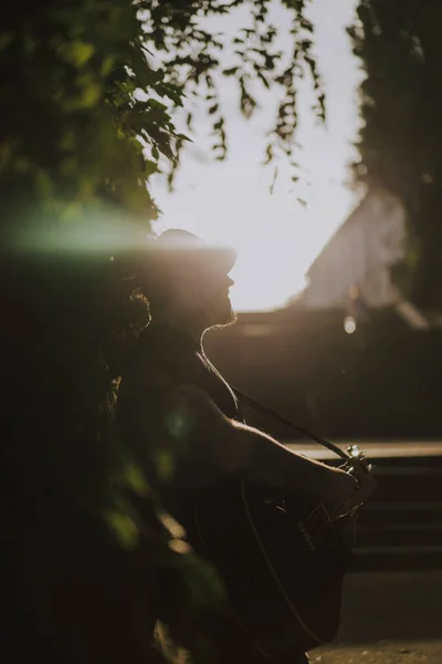 Tânăr Muzician Stradă Cântă Chitară Cântă Muzicant Street — Fotografie, imagine de stoc